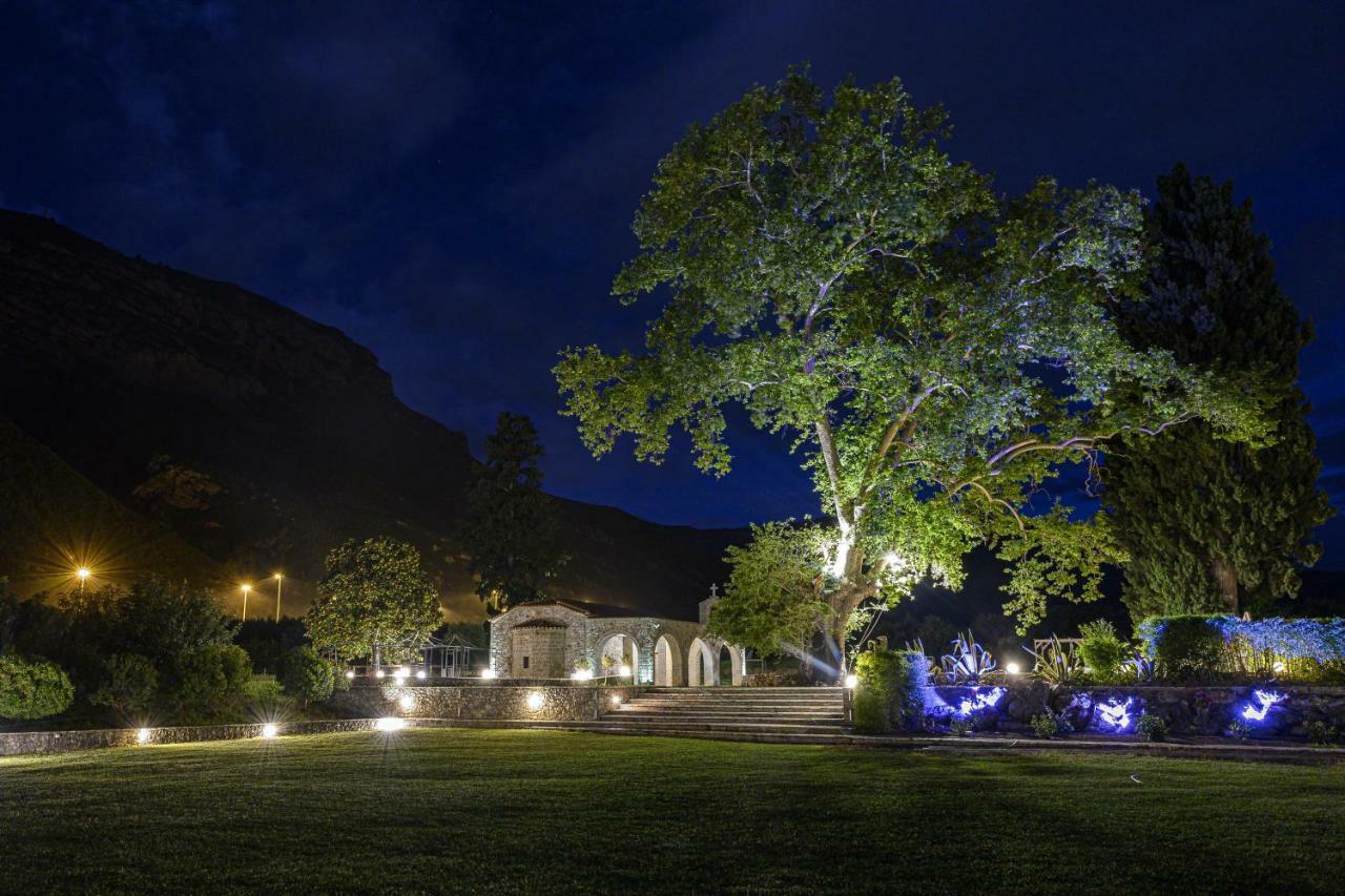 Semantron Traditional Village دياكوبتو المظهر الخارجي الصورة